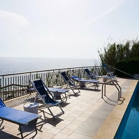 Baia D'argento ليبورانو